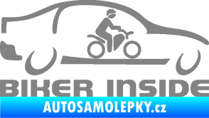 Samolepka Biker inside 001 motorkář v autě šedá