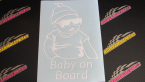 Samolepka Baby on board 003 pravá s textem miminko s brýlemi