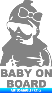 Samolepka Baby on board 001 levá s textem miminko s brýlemi a s mašlí šedá