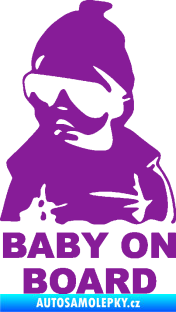 Samolepka Baby on board 002 levá s textem miminko s brýlemi fialová