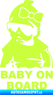 Samolepka Baby on board 001 levá s textem miminko s brýlemi a s mašlí limetová