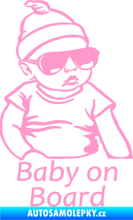Samolepka Baby on board 003 pravá s textem miminko s brýlemi světle růžová