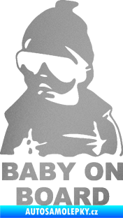 Samolepka Baby on board 002 levá s textem miminko s brýlemi stříbrná metalíza