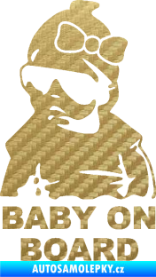 Samolepka Baby on board 001 levá s textem miminko s brýlemi a s mašlí 3D karbon zlatý