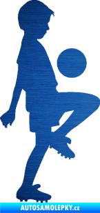 Samolepka Děti silueta 005 pravá kluk fotbalista škrábaný kov modrý
