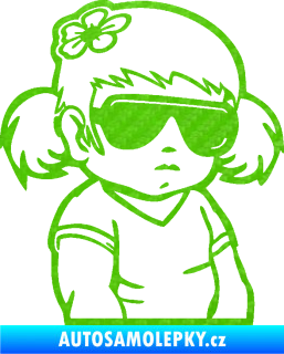Samolepka Dítě v autě 057 pravá holčička s brýlemi 3D karbon zelený kawasaki