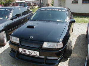 Opel Vectra A - přední