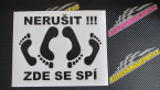 Samolepka Interiér 012 Nerušit zde se spí
