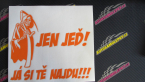 Samolepka Jen jeď! Já si tě najdu! levá nápis smrtka s kosou