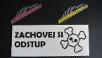 Samolepka Zachovej si odstup nápis