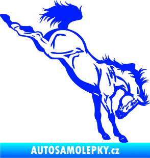 Samolepka Kůň 052 pravá vykopává zadní nohy modrá dynamic