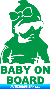 Samolepka Baby on board 001 pravá s textem miminko s brýlemi a s mašlí zelená