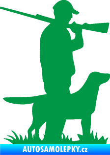 Samolepka Myslivec 005 pravá se psem na lovu zelená