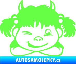 Samolepka Dítě v autě 056 pravá holčička čertice Fluorescentní zelená