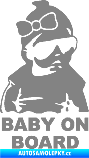 Samolepka Baby on board 001 pravá s textem miminko s brýlemi a s mašlí šedá