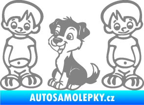 Samolepka Dítě v autě 103 levá dva kluci a pes šedá
