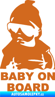 Samolepka Baby on board 002 levá s textem miminko s brýlemi oříšková