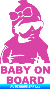 Samolepka Baby on board 001 pravá s textem miminko s brýlemi a s mašlí růžová