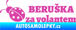 Samolepka Beruška za volantem růžová