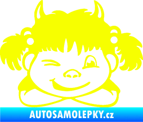 Samolepka Dítě v autě 056 pravá holčička čertice Fluorescentní žlutá