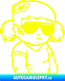 Samolepka Dítě v autě 057 pravá holčička s brýlemi Fluorescentní žlutá