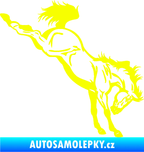 Samolepka Kůň 052 pravá vykopává zadní nohy Fluorescentní žlutá