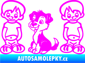 Samolepka Dítě v autě 103 levá dva kluci a pes Fluorescentní růžová