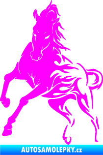 Samolepka Kůň 079 levá v plamenech Fluorescentní růžová