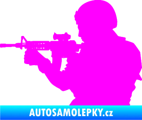 Samolepka Voják 005 levá Fluorescentní růžová