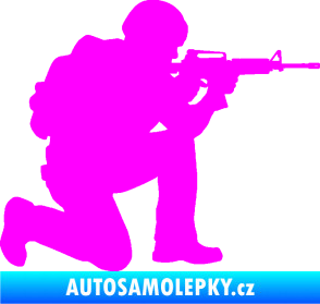 Samolepka Voják 007 pravá Fluorescentní růžová