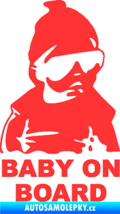 Samolepka Baby on board 002 pravá s textem miminko s brýlemi světle červená
