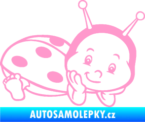 Samolepka Dítě v autě 063 pravá beruška světle růžová
