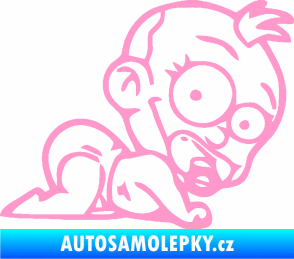 Samolepka Dítě v autě 067 pravá lezoucí miminko světle růžová