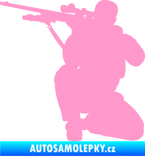 Samolepka Voják 010 levá sniper světle růžová