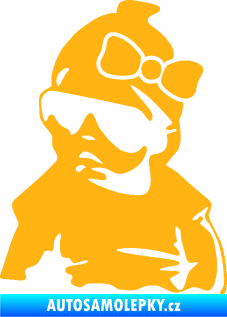Samolepka Baby on board 001 levá miminko s brýlemi a s mašlí světle oranžová