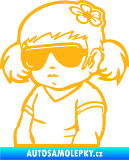 Samolepka Dítě v autě 057 levá holčička s brýlemi světle oranžová