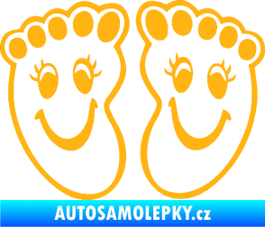 Samolepka Dítě v autě 060 veselé nožičky světle oranžová