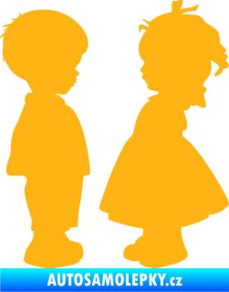 Samolepka Dítě v autě 071 pravá holčička s chlapečkem sourozenci světle oranžová