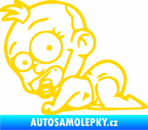 Samolepka Dítě v autě 067 levá lezoucí miminko jasně žlutá