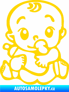 Samolepka Dítě v autě 069 levá mimčo s lahvičkou jasně žlutá