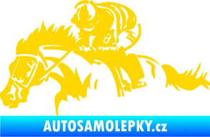 Samolepka Kůň 075 levá závod s jezdcem, dostihy jasně žlutá