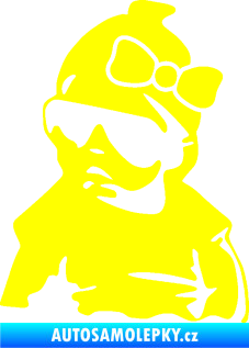 Samolepka Baby on board 001 levá miminko s brýlemi a s mašlí žlutá citron