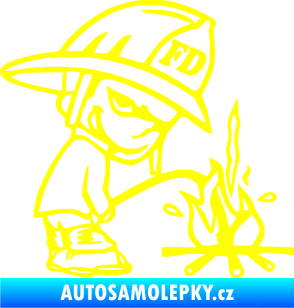 Samolepka Boy čůrá 004 hasič pravá žlutá citron