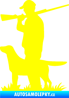Samolepka Myslivec 005 levá se psem na lovu žlutá citron