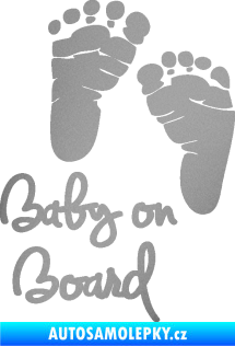Samolepka Baby on board 006 otisk chodidel s textem stříbrná metalíza