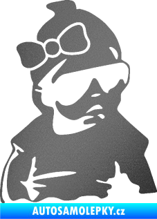 Samolepka Baby on board 001 pravá miminko s brýlemi a s mašlí grafitová metalíza