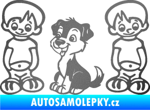 Samolepka Dítě v autě 103 levá dva kluci a pes grafitová metalíza