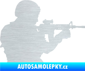 Samolepka Voják 005 pravá škrábaný hliník