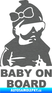 Samolepka Baby on board 001 pravá s textem miminko s brýlemi a s mašlí škrábaný titan