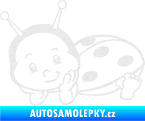 Samolepka Dítě v autě 063 levá beruška Ultra Metalic bílá